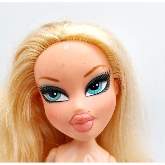 MGA Bratz Treasures Collection Blonde Cloe Pirate Doll Y2K Loose Nude - Picture 2 of 5